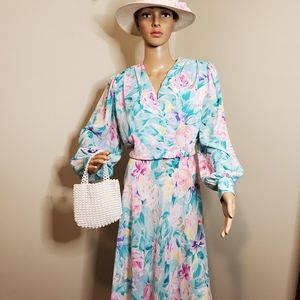 Gorgeous Vintage Floral Dress by D'Allairds. Soft Flowy Fabric